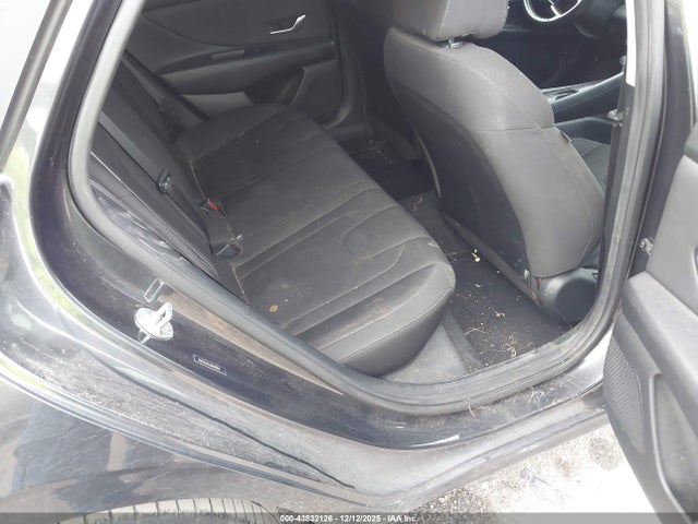 HYUNDAI ELANTRA SEL - 8