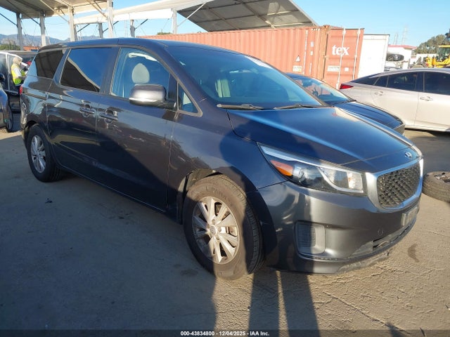 2017 KIA SEDONA LX
