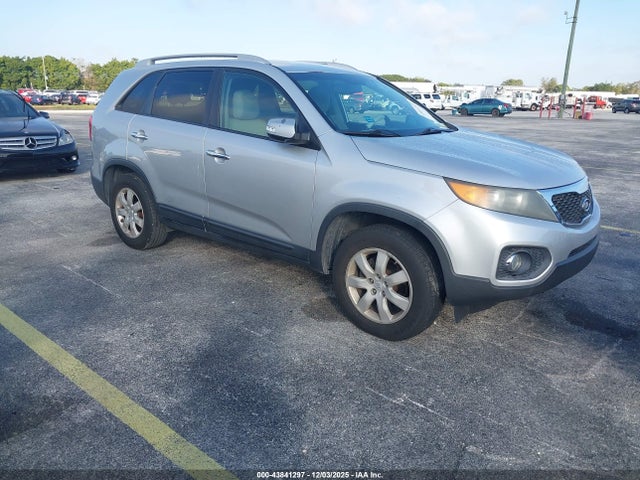 2011 KIA SORENTO LX