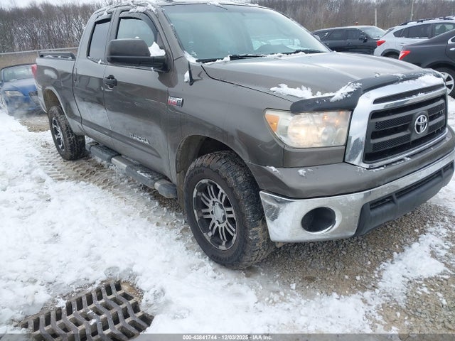 2011 TOYOTA TUNDRA GRADE 5.7L V8
