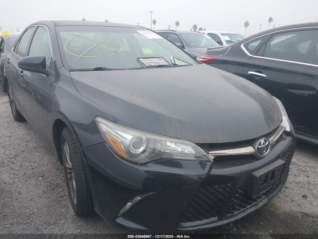 2015 TOYOTA CAMRY SE