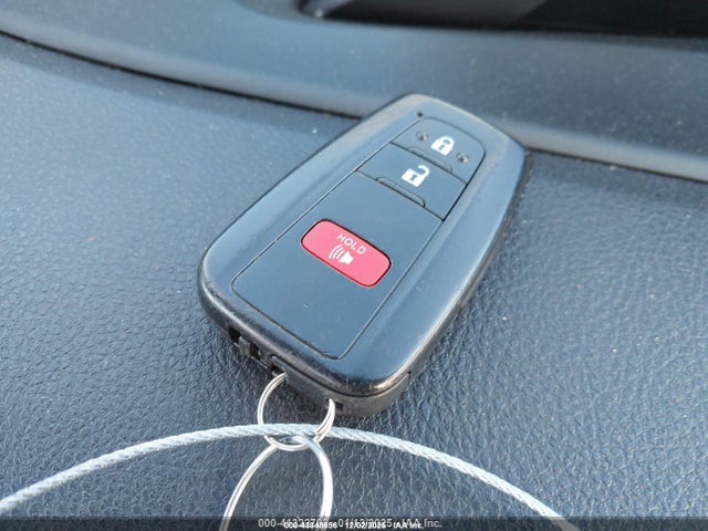 2019 Toyota PRIUS LE photo 11
