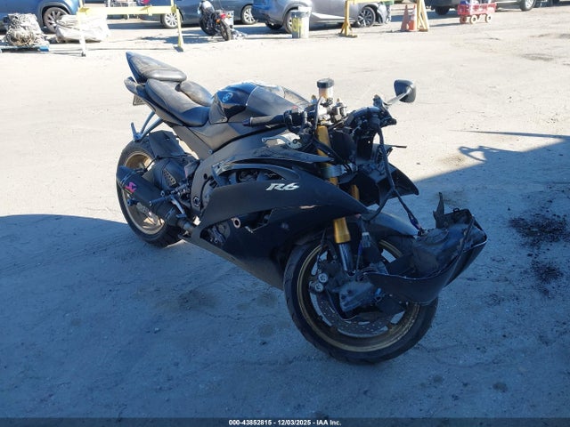 2015 YAMAHA YZF C