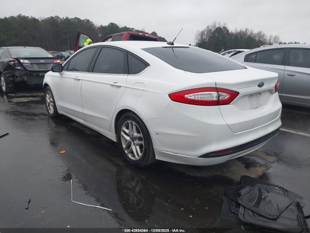 FORD FUSION SE - 3