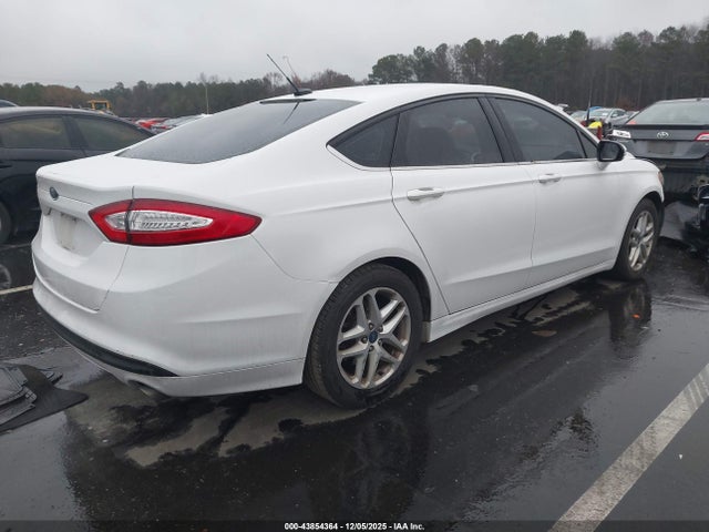 FORD FUSION SE - 4
