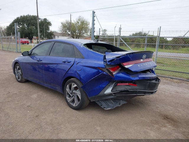 HYUNDAI ELANTRA SEL SPORT - 3