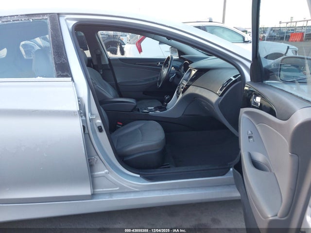 HYUNDAI SONATA SE 2.0T - 5