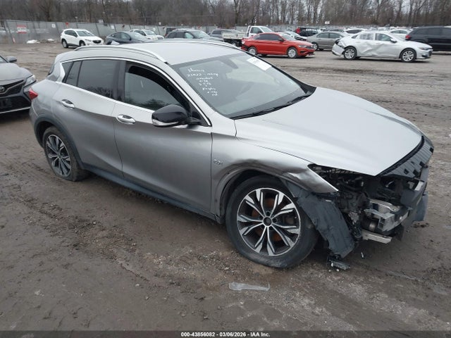 2018 INFINITI QX30 LUXURY