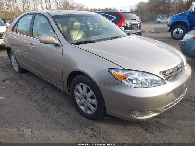 2004 TOYOTA CAMRY XLE