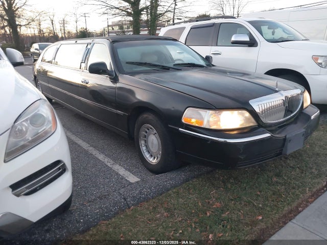 2001 LINCOLN TOWN CAR EXECUTIVE