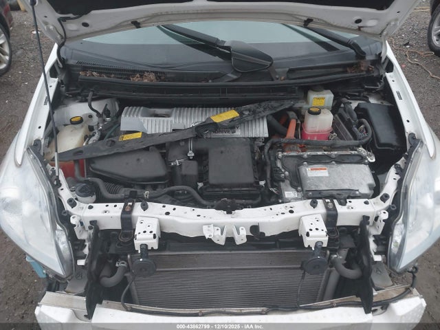 2011 Toyota PRIUS THREE — фото 10