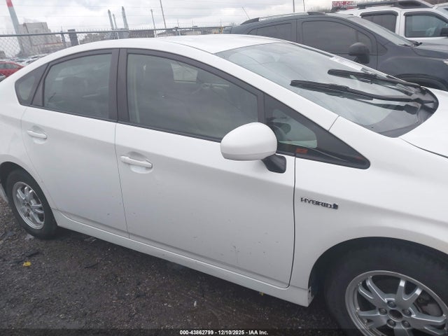 2011 Toyota PRIUS THREE — фото 14