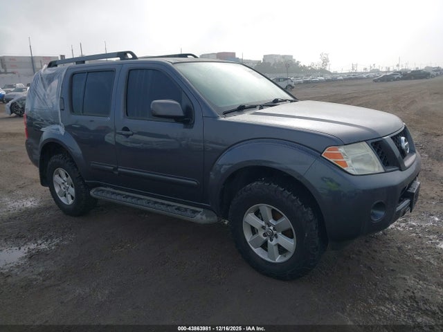 2012 NISSAN PATHFINDER SV
