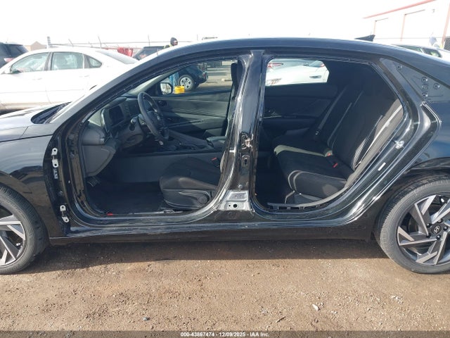 HYUNDAI ELANTRA SEL SPORT - 6