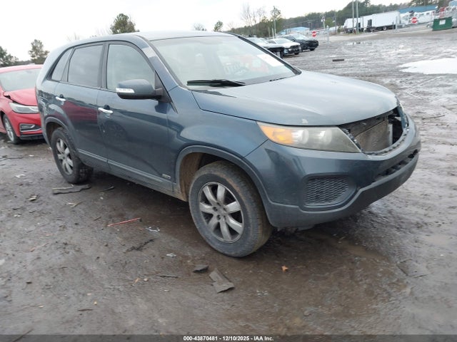 2011 KIA SORENTO LX