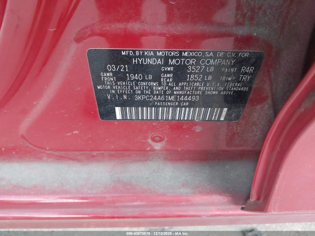 HYUNDAI ACCENT SE - 9