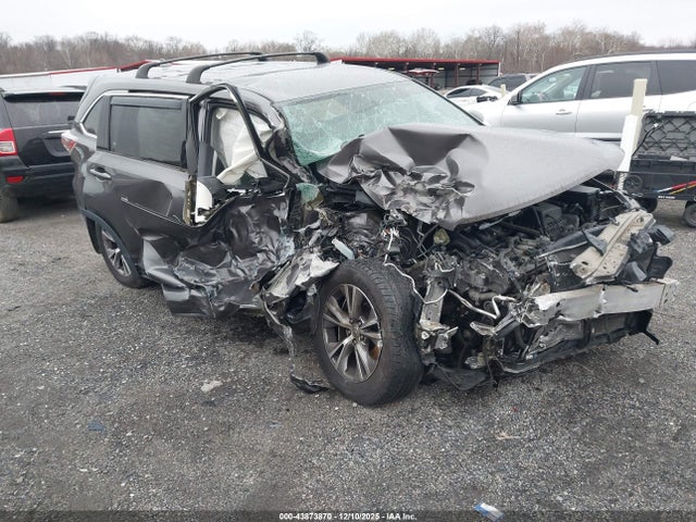 2015 TOYOTA HIGHLANDE LE PLUS V6