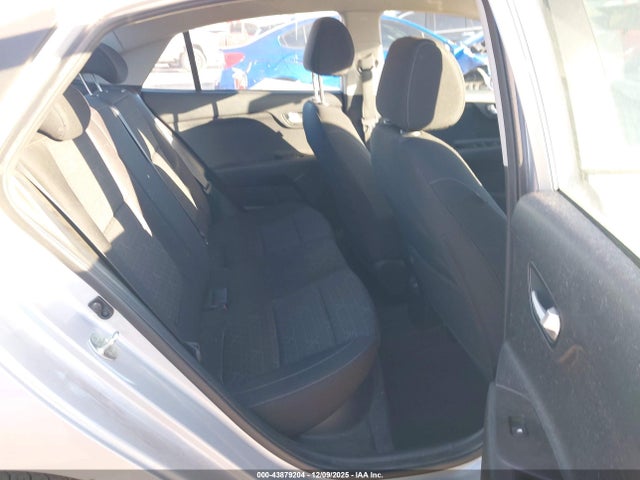 KIA RIO S - 8