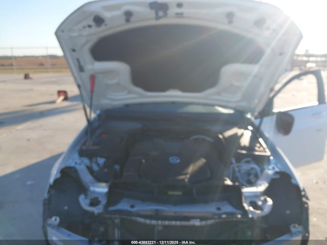 MERCEDES-BENZ E-CLASS - 10