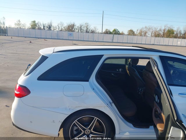 MERCEDES-BENZ E-CLASS - 8