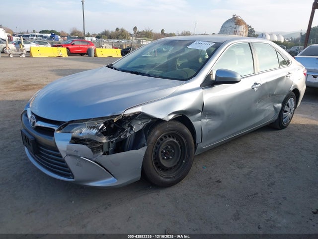 2017 Toyota CAMRY LE photo 2