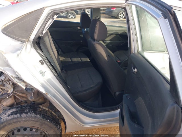 HYUNDAI ACCENT SE - 8