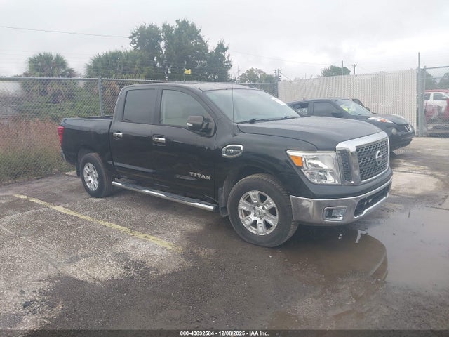 2017 NISSAN TITAN SV