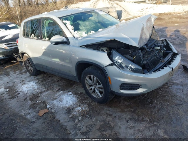 2012 VOLKSWAGEN TIGUAN LE