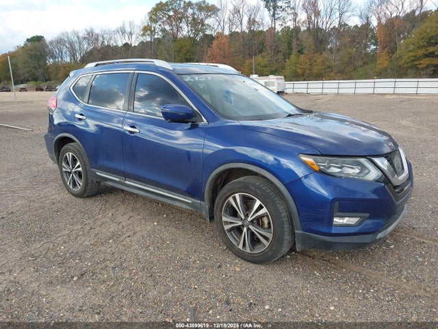 2017 NISSAN ROGUE SL