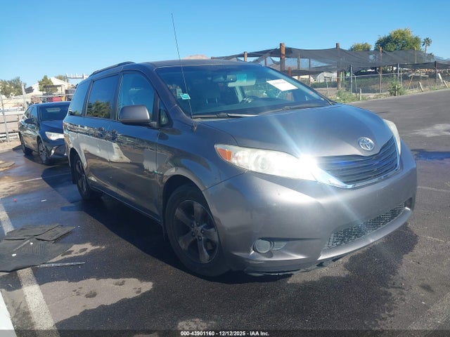 2011 TOYOTA SIENNA LE V6