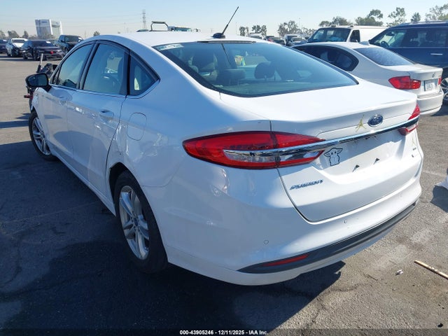 FORD FUSION SE - 3