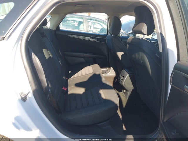 FORD FUSION SE - 8
