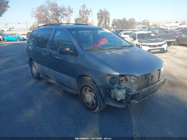 2000 TOYOTA SIENNA LE