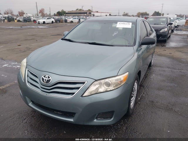 2010 Toyota CAMRY LE 照片 2