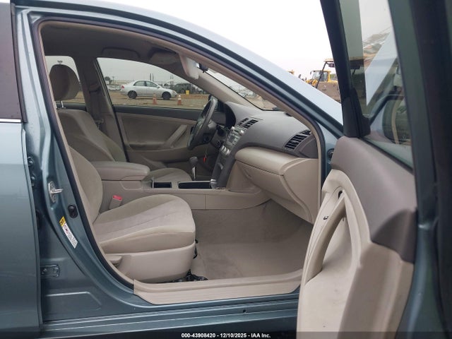 2010 Toyota CAMRY LE 照片 5