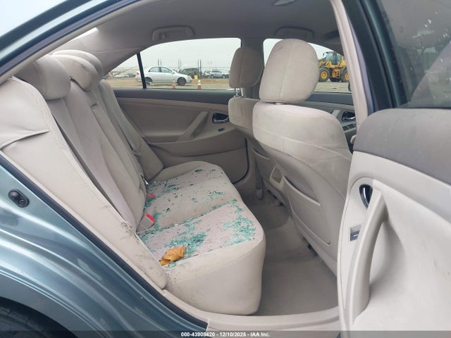 2010 Toyota CAMRY LE 照片 8
