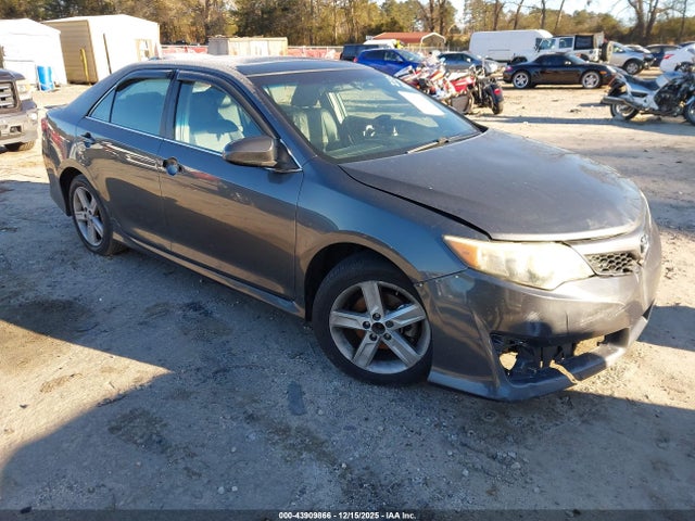 2012 TOYOTA CAMRY SE