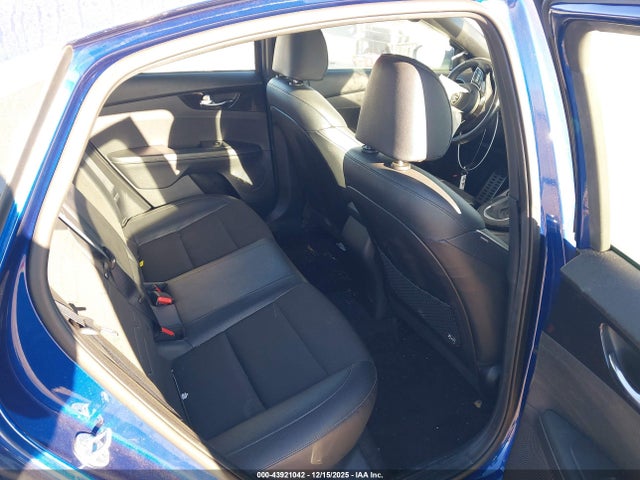 KIA FORTE GT-LINE - 8