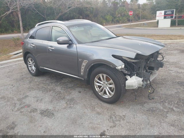 2017 INFINITI QX70 