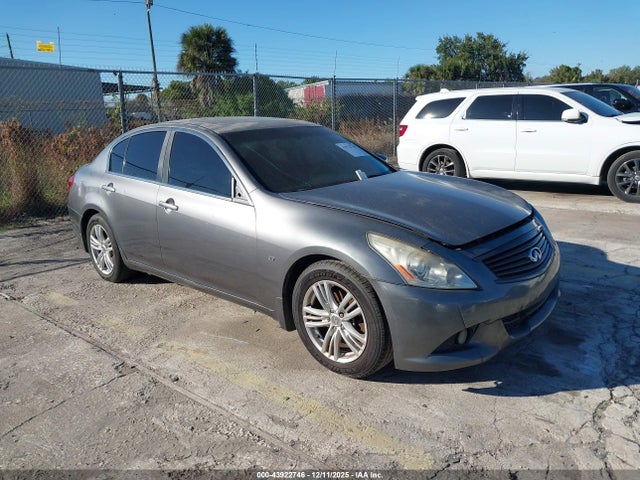 2015 INFINITI Q40 