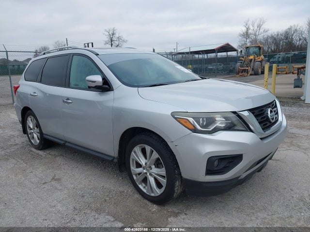 2017 NISSAN PATHFINDER SL
