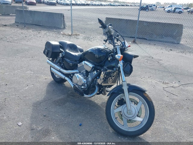 1997 HONDA VF750 C2
