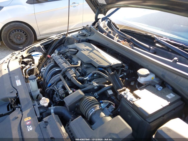 HYUNDAI ELANTRA SEL - 10