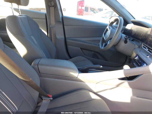 HYUNDAI ELANTRA SEL - 5