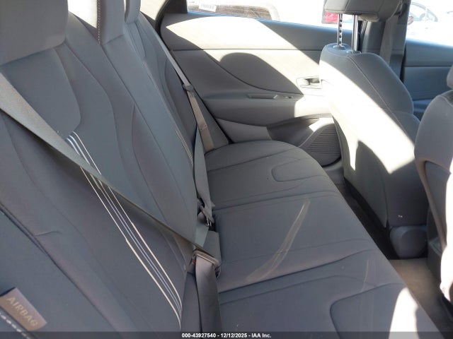 HYUNDAI ELANTRA SEL - 8