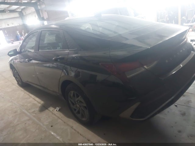 HYUNDAI ELANTRA SEL - 3