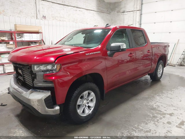 2021 Chevrolet SILVERADO 1500 4WD SHORT BED LT photo 2