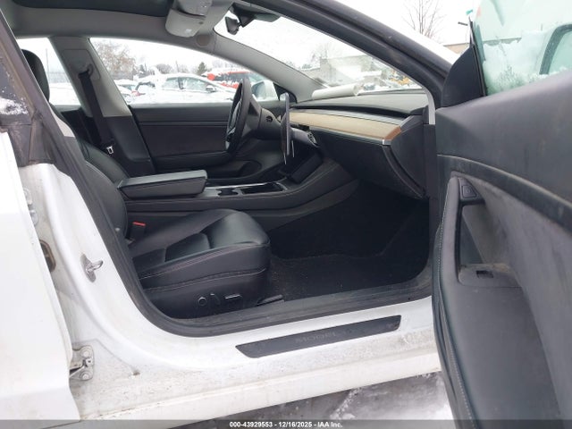 صورة 5 لـ 2021 Tesla MODEL 3 STANDARD RANGE PLUS REAR-WHEEL DRIVE