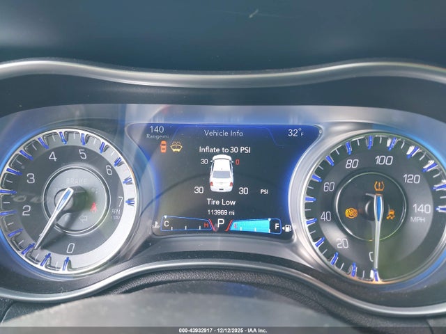 صورة 7 لـ 2018 Chrysler 300 300S AWD