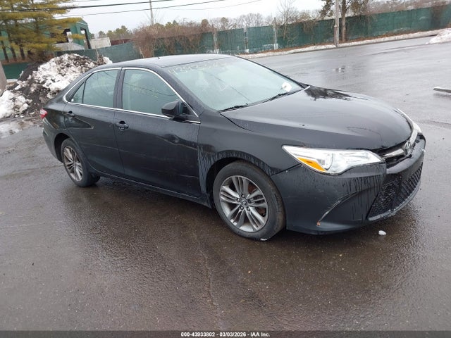 2016 TOYOTA CAMRY SE